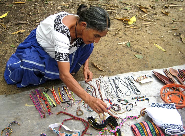 Artisans development in Belize